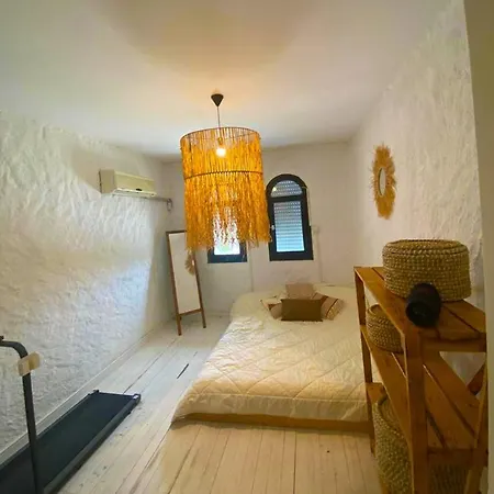 White Stone With Pool فيلة Çeşme